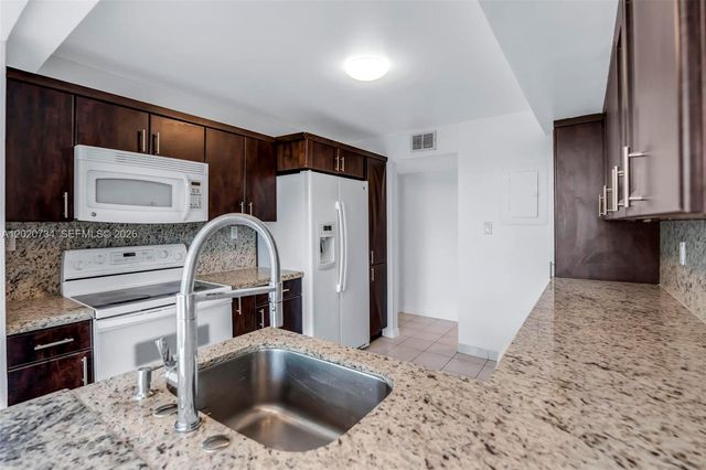 16558 NE 26th Avenue 3H, North Miami Beach, FL 33160