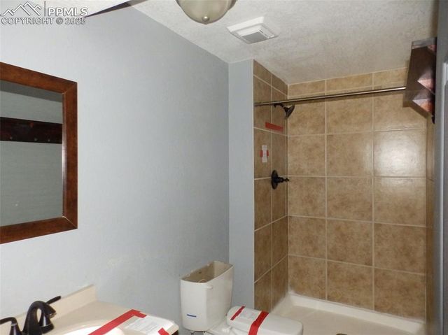 6940 Grand Valley Drive, Colorado Springs, CO 80911