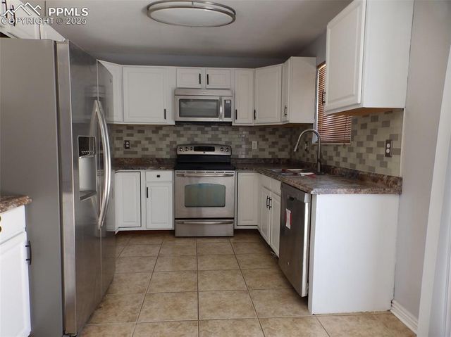 6940 Grand Valley Drive, Colorado Springs, CO 80911