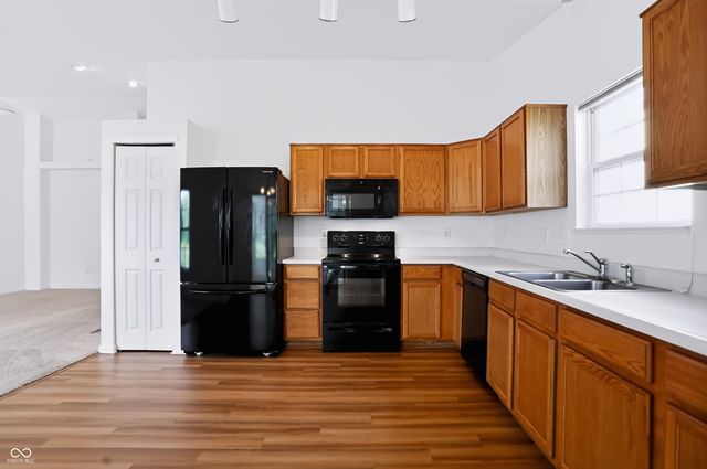 6904 N Laredo Drive, Mccordsville, IN 46055