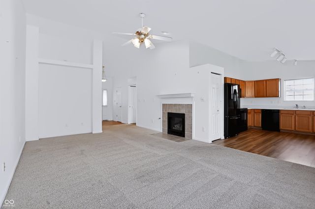 6904 N Laredo Drive, Mccordsville, IN 46055