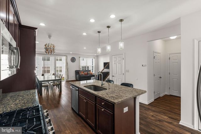 23 LARKSPUR LN, Monroe Township, NJ 08831