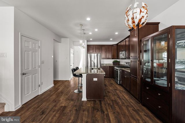 23 LARKSPUR LN, Monroe Township, NJ 08831