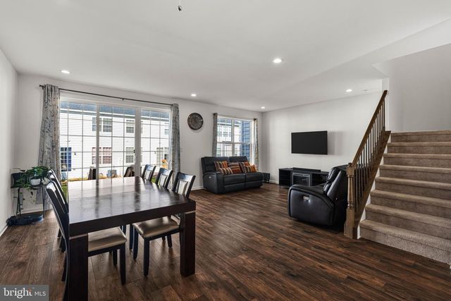 23 LARKSPUR LN, Monroe Township, NJ 08831