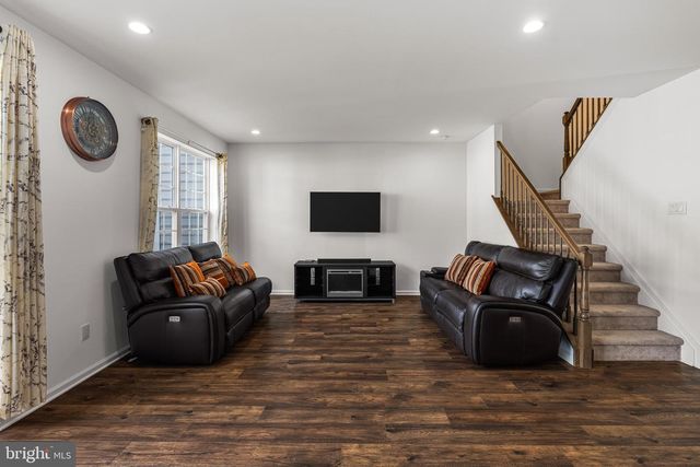 23 LARKSPUR LN, Monroe Township, NJ 08831