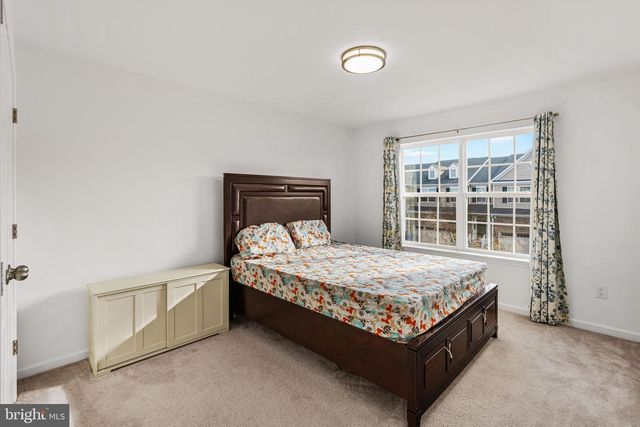 23 LARKSPUR LN, Monroe Township, NJ 08831