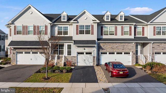 23 LARKSPUR LN, Monroe Township, NJ 08831