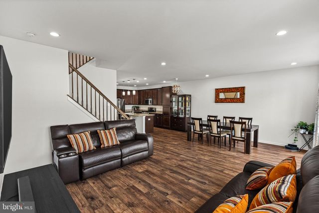 23 LARKSPUR LN, Monroe Township, NJ 08831