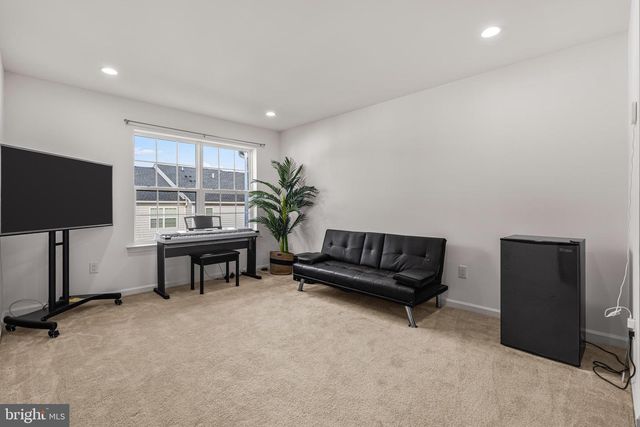 23 LARKSPUR LN, Monroe Township, NJ 08831