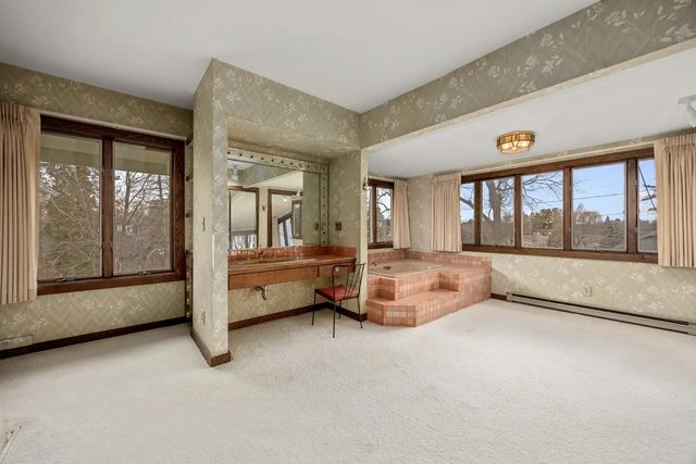 430 W Upton Avenue, Reed City, MI 49677