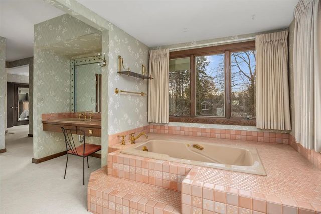 430 W Upton Avenue, Reed City, MI 49677