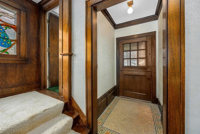 430 W Upton Avenue, Reed City, MI 49677