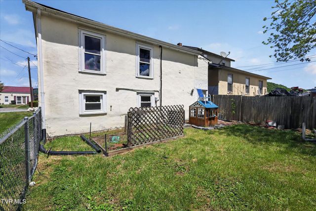 425 Beasley Street, Elizabethton, TN 37643