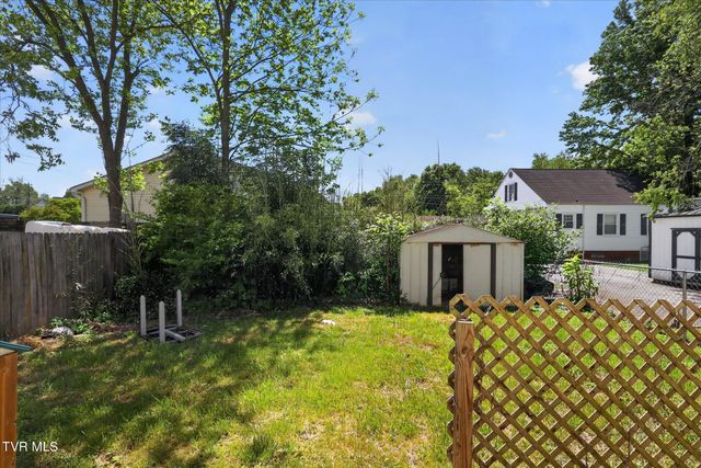 425 Beasley Street, Elizabethton, TN 37643
