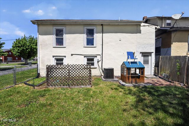 425 Beasley Street, Elizabethton, TN 37643