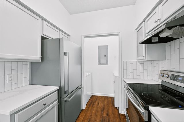 3809 Spicewood Springs RD 103, Austin, TX 78759