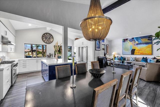 107 Tanglewood Trail, Palm Desert, CA 92211