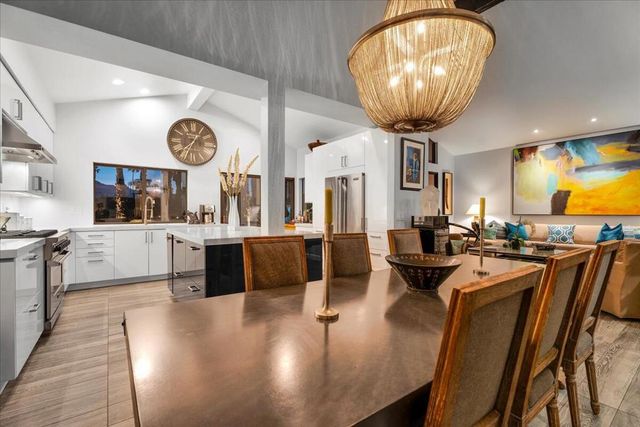 107 Tanglewood Trail, Palm Desert, CA 92211