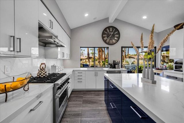 107 Tanglewood Trail, Palm Desert, CA 92211