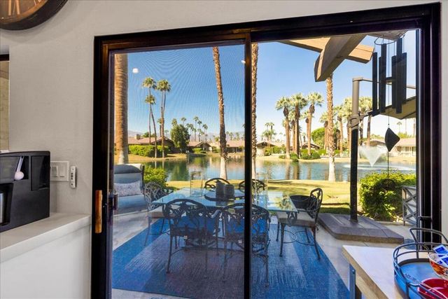 107 Tanglewood Trail, Palm Desert, CA 92211