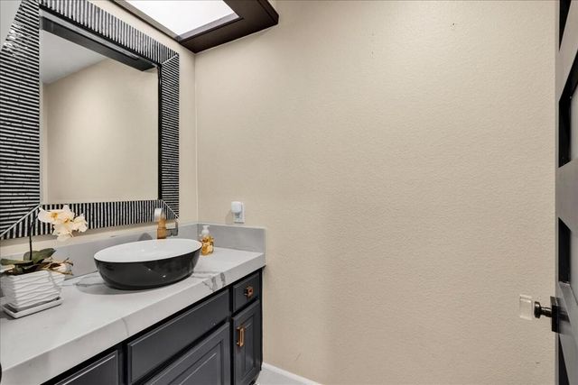 107 Tanglewood Trail, Palm Desert, CA 92211