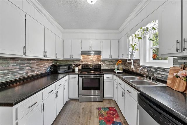 244 Deerwood Drive, Hinesville, GA 31313