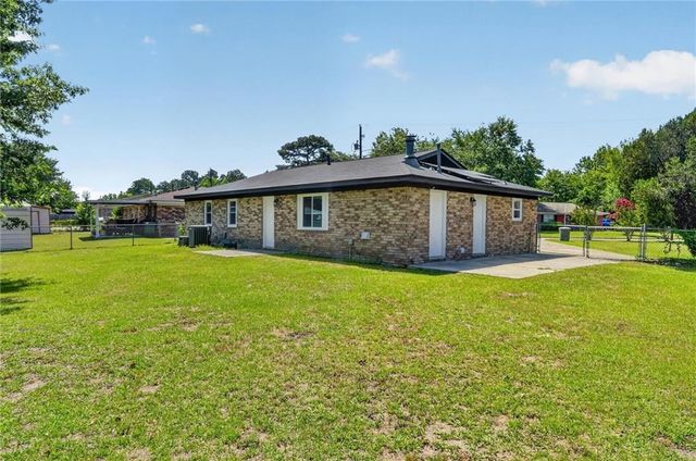 244 Deerwood Drive, Hinesville, GA 31313