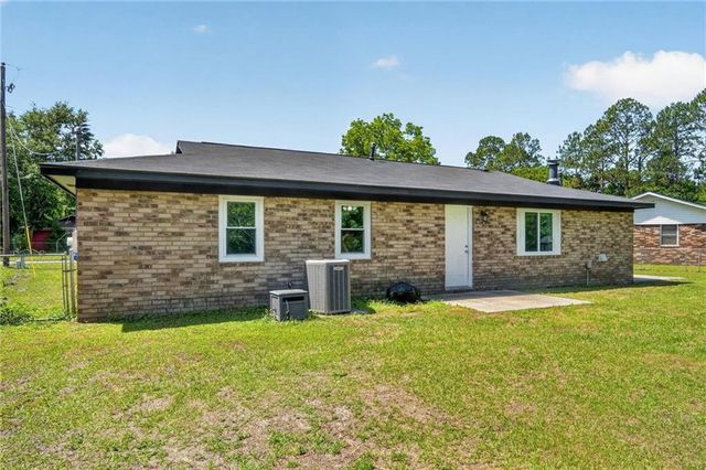 244 Deerwood Drive, Hinesville, GA 31313