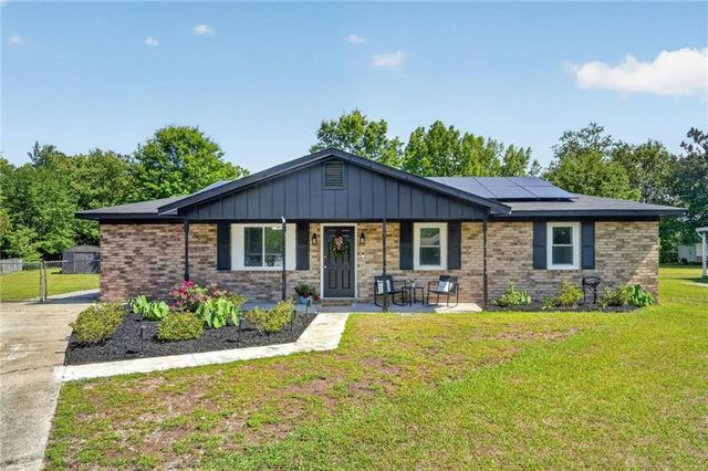 244 Deerwood Drive, Hinesville, GA 31313
