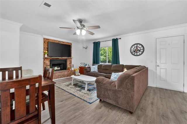 244 Deerwood Drive, Hinesville, GA 31313