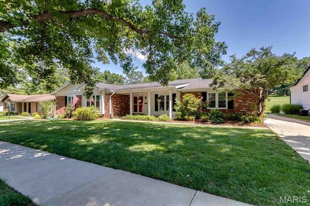 713 Barham Down Drive, Ballwin, MO 63011
