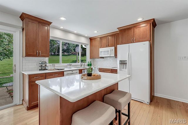 713 Barham Down Drive, Ballwin, MO 63011