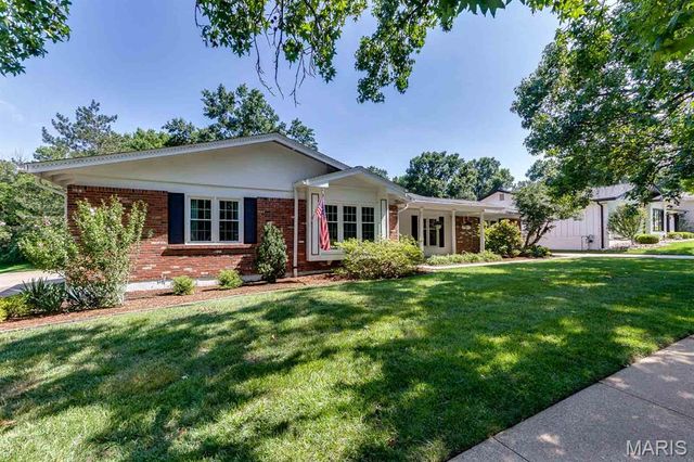 713 Barham Down Drive, Ballwin, MO 63011