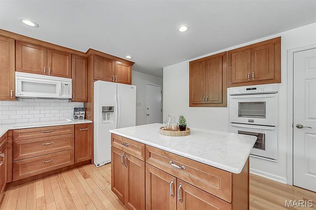 713 Barham Down Drive, Ballwin, MO 63011