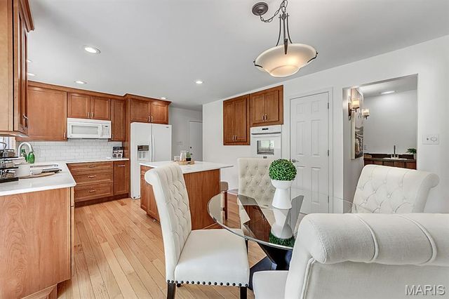 713 Barham Down Drive, Ballwin, MO 63011