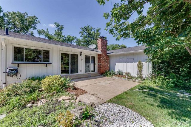 713 Barham Down Drive, Ballwin, MO 63011
