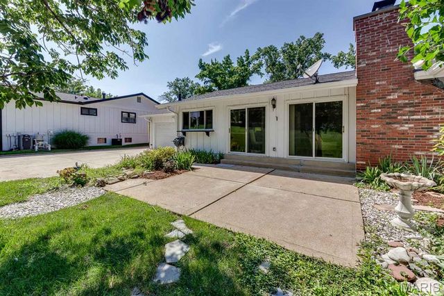 713 Barham Down Drive, Ballwin, MO 63011
