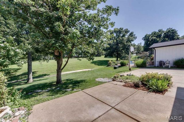 713 Barham Down Drive, Ballwin, MO 63011
