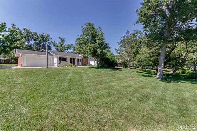 713 Barham Down Drive, Ballwin, MO 63011
