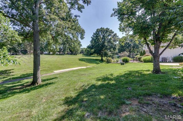 713 Barham Down Drive, Ballwin, MO 63011