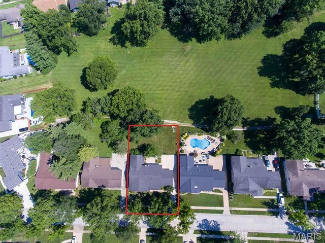 713 Barham Down Drive, Ballwin, MO 63011