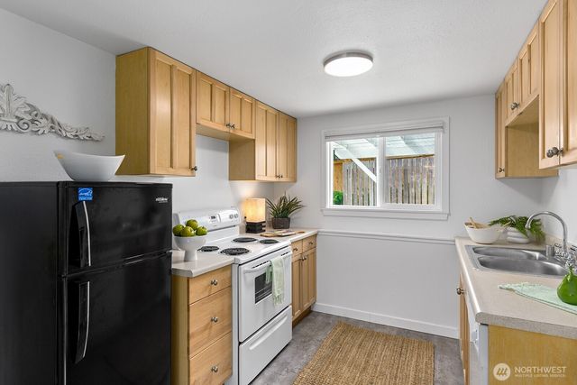 10753 28th Avenue SW, Seattle, WA 98146