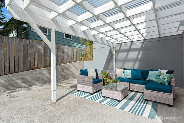 10753 28th Avenue SW, Seattle, WA 98146