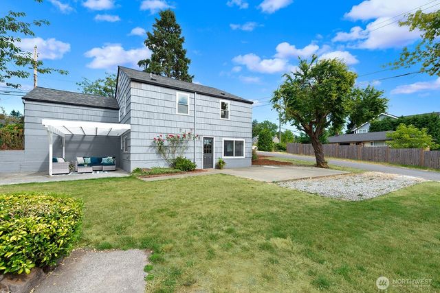 10753 28th Avenue SW, Seattle, WA 98146