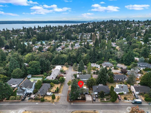 10753 28th Avenue SW, Seattle, WA 98146
