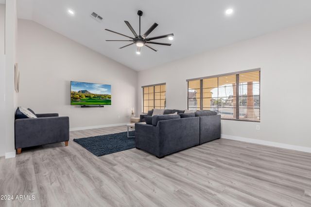 18019 N 137TH Drive N, Sun City West, AZ 85375