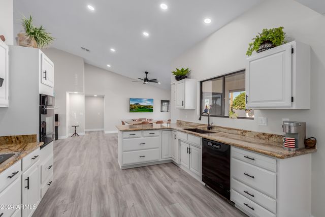 18019 N 137TH Drive N, Sun City West, AZ 85375