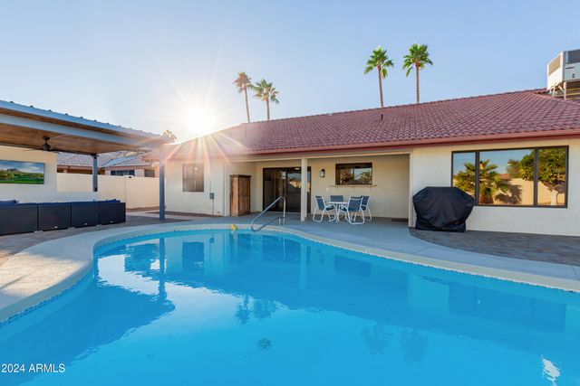 18019 N 137TH Drive N, Sun City West, AZ 85375