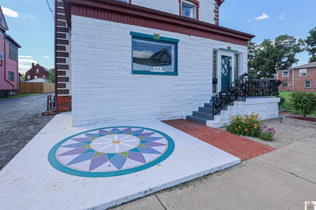 806 Jefferson St, Paducah, KY 42001