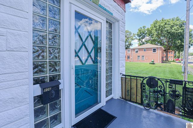 806 Jefferson St, Paducah, KY 42001